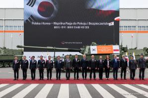 [VIDEO] Changwon. Wizyta Prezydenta RP w koreańskich zakładach zbrojeniowych