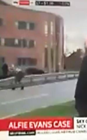 [VIDEO] Brytyjska telewizja SKY NEWS upublicznia infornację o tzw. Trzecim Rozwiązaniu dot. ratowania Alfie Evansa. Zapowiada jutrzejsze spotkanie z Krzysztofem Rutkowskim o godzinie 11-tej przed szpitalem Adler Hey w Liverpoolu