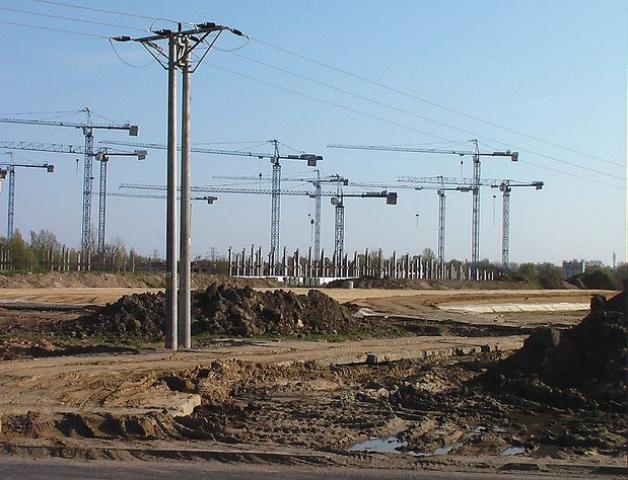 Zwolnią w Polsce w budownictwie 150 tys. osób